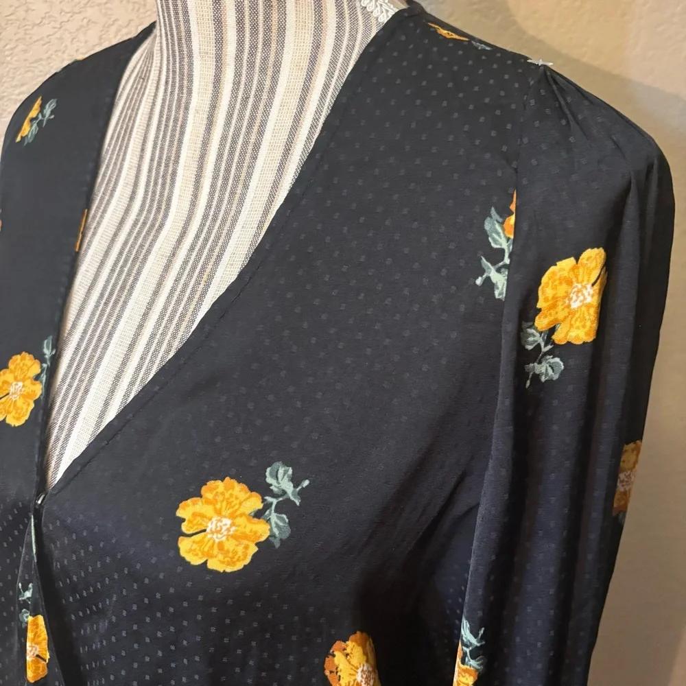 Madewell Top Small Bubble-Sleeve Wrap Top Black Floating Florets Yellow Floral - Picture 9 of 16